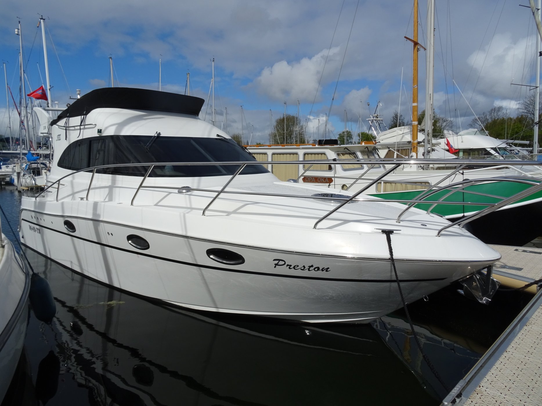 Galeon 330 Fly 