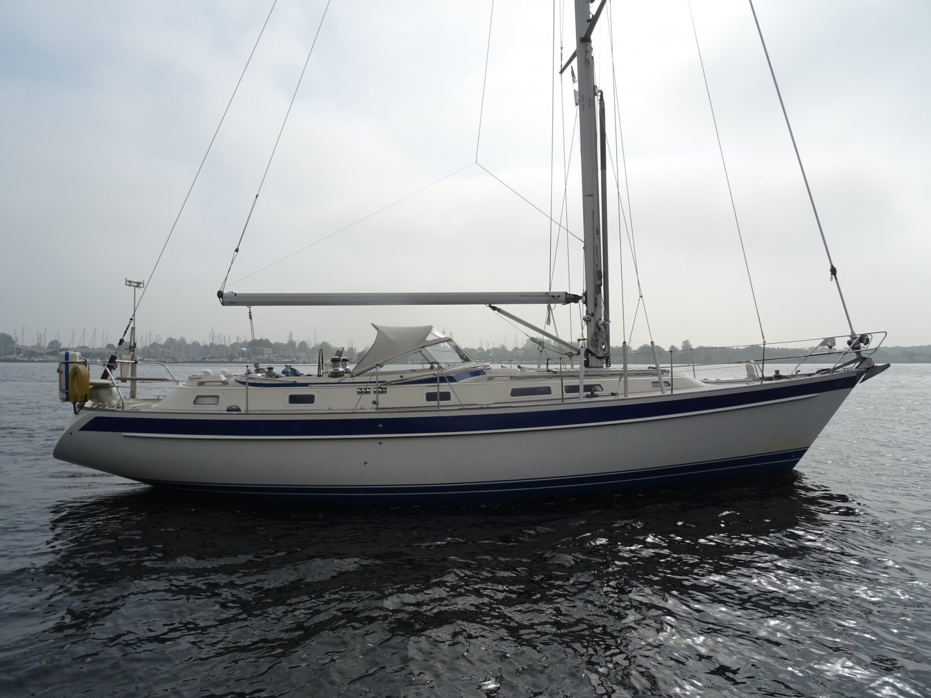 Hallberg Rassy 42F MK2 