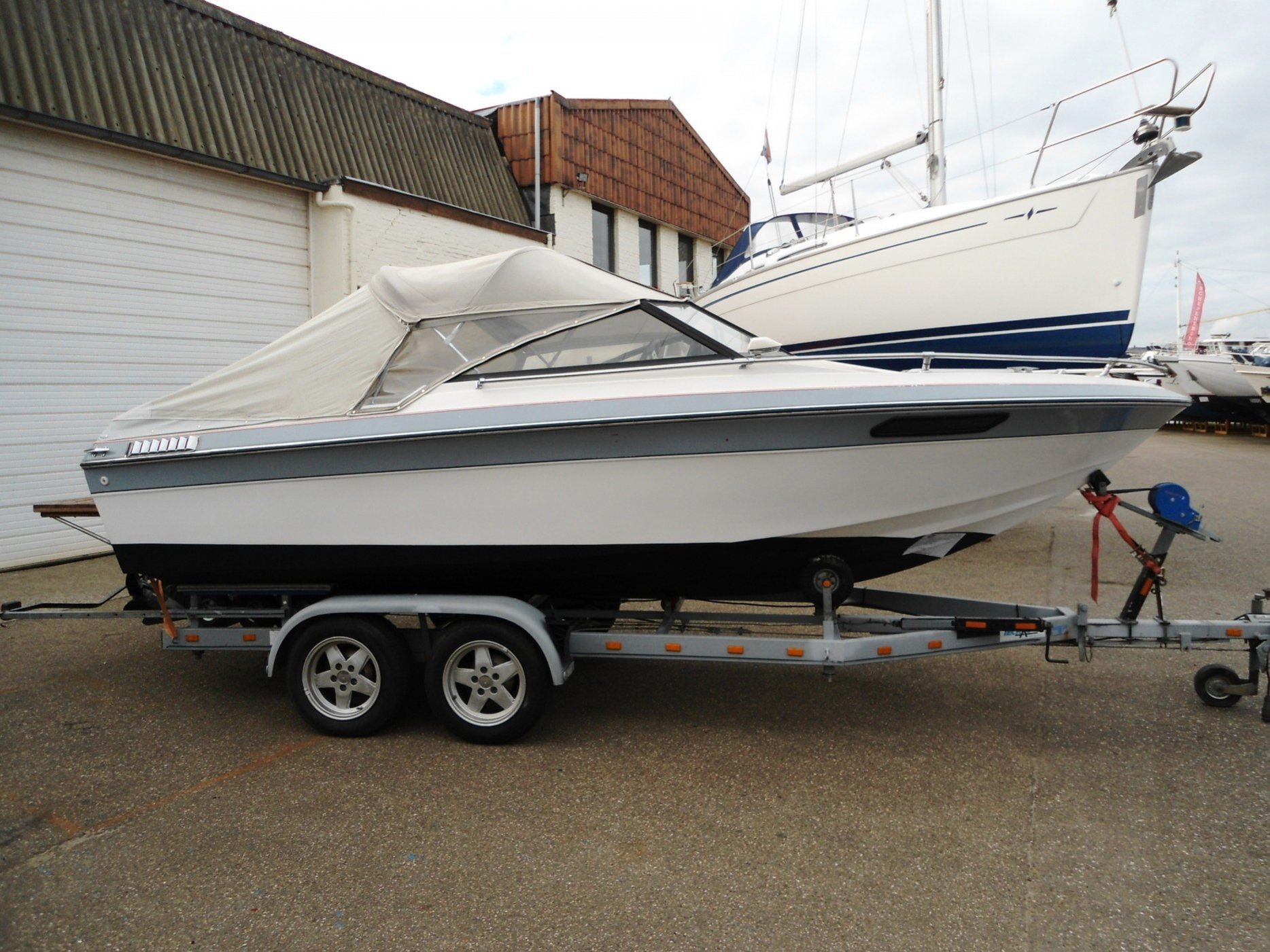 Reinell 192M + Trailer 